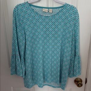 Chico's geometric print stretch top with bell sleeves, Chico’s size 2, US 12-14.